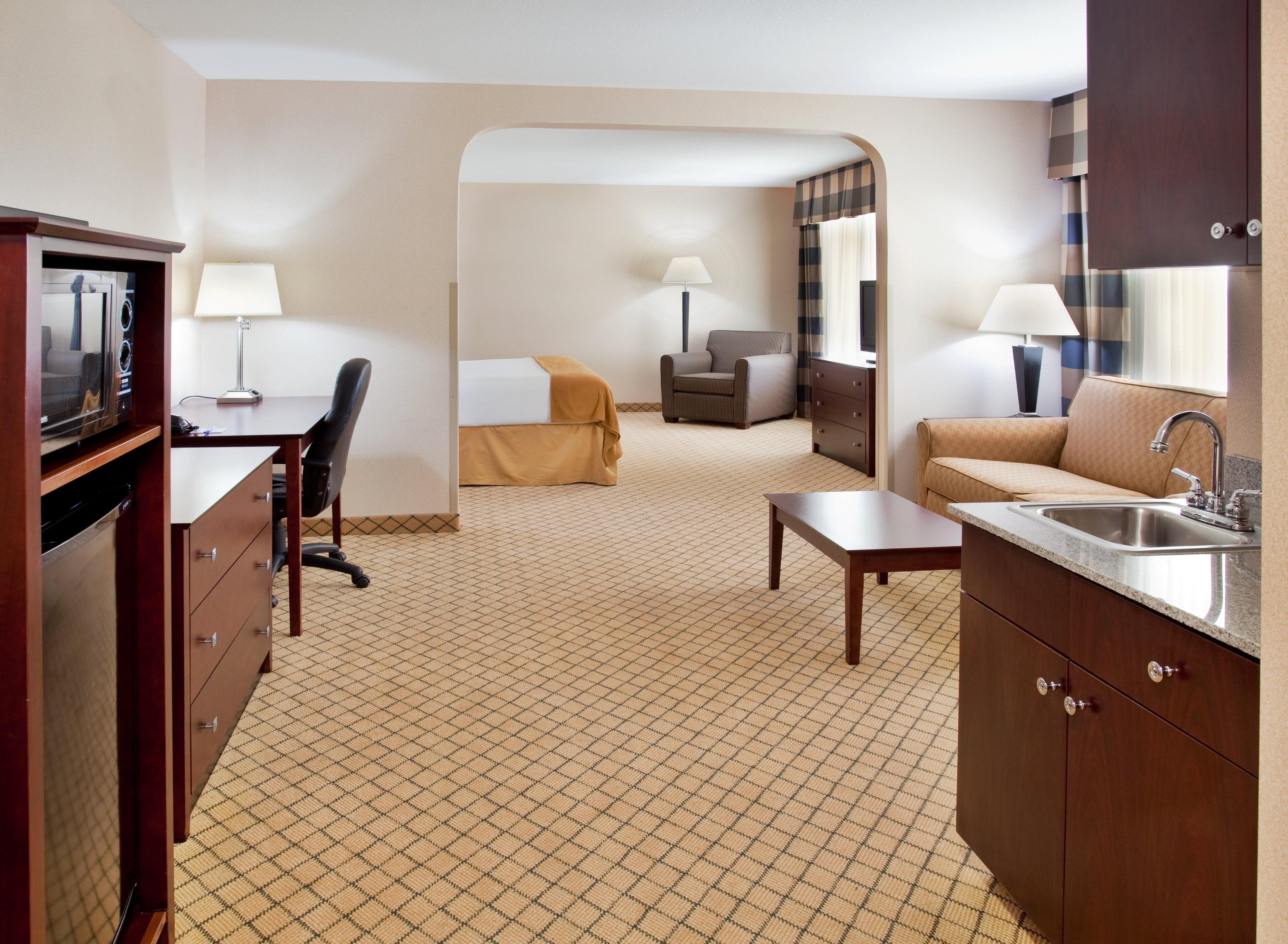Holiday Inn Express Hotel & Suites Wichita Airport By Ihg Buitenkant foto