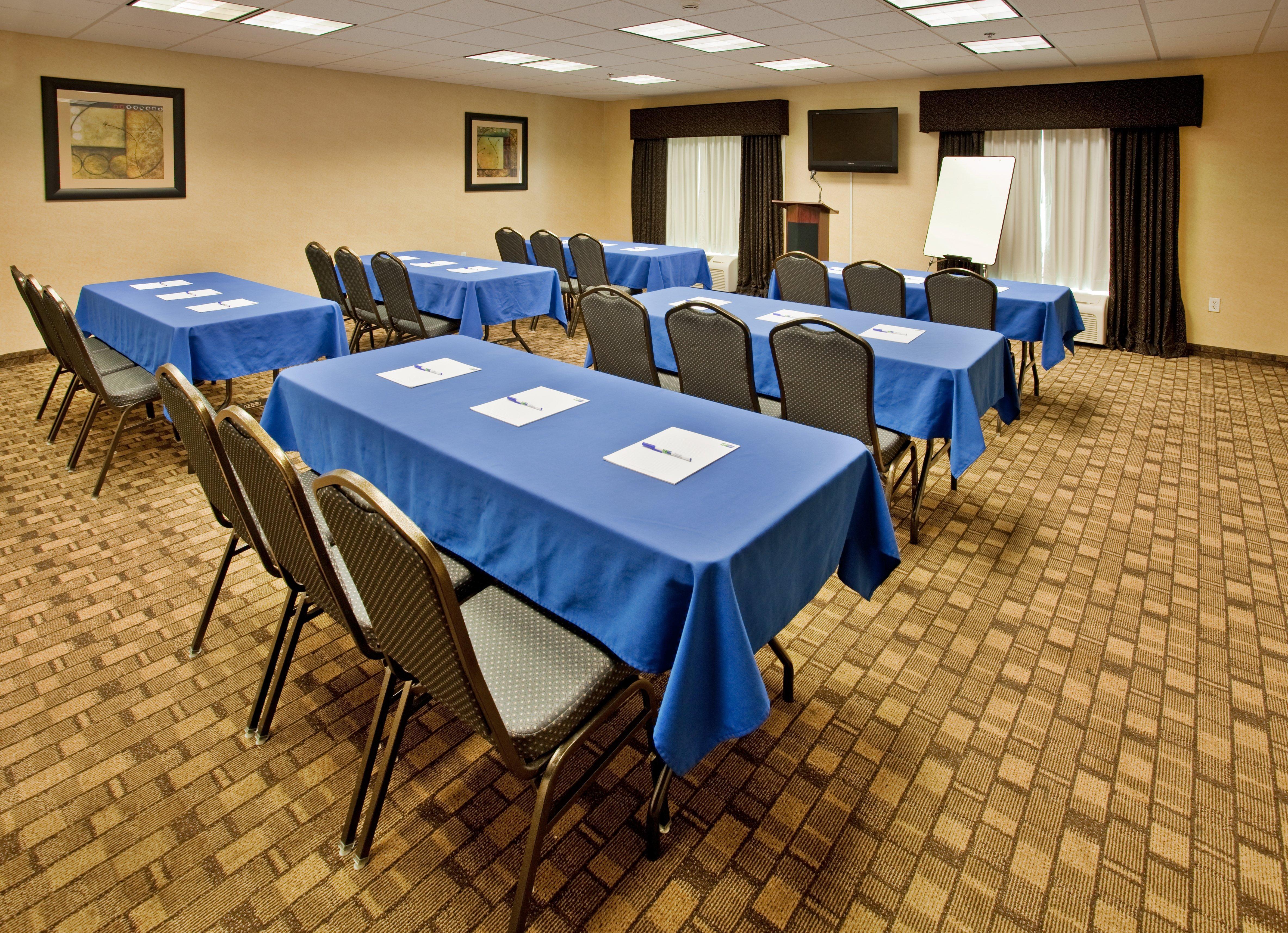 Holiday Inn Express Hotel & Suites Wichita Airport By Ihg Buitenkant foto