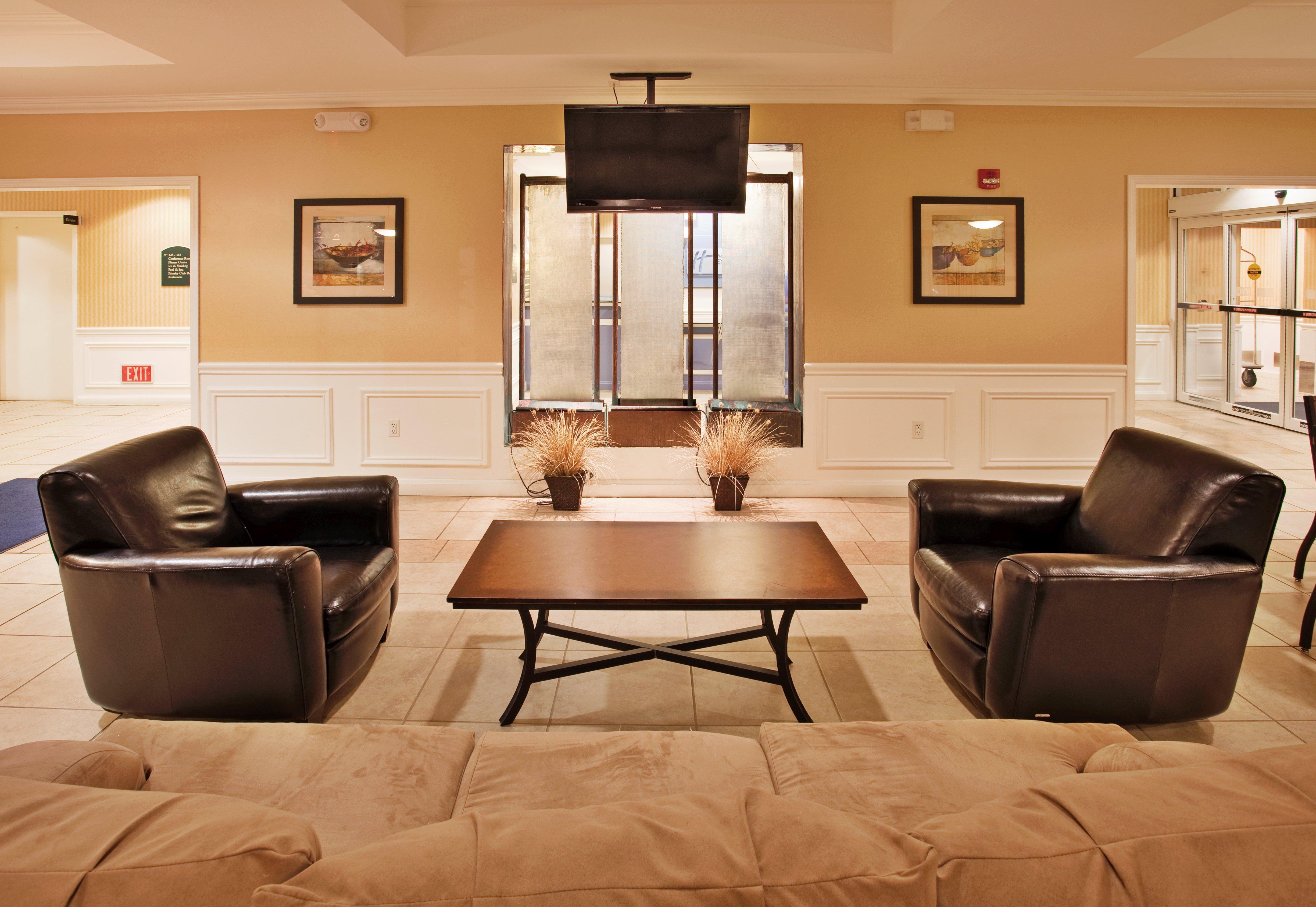 Holiday Inn Express Hotel & Suites Wichita Airport By Ihg Buitenkant foto