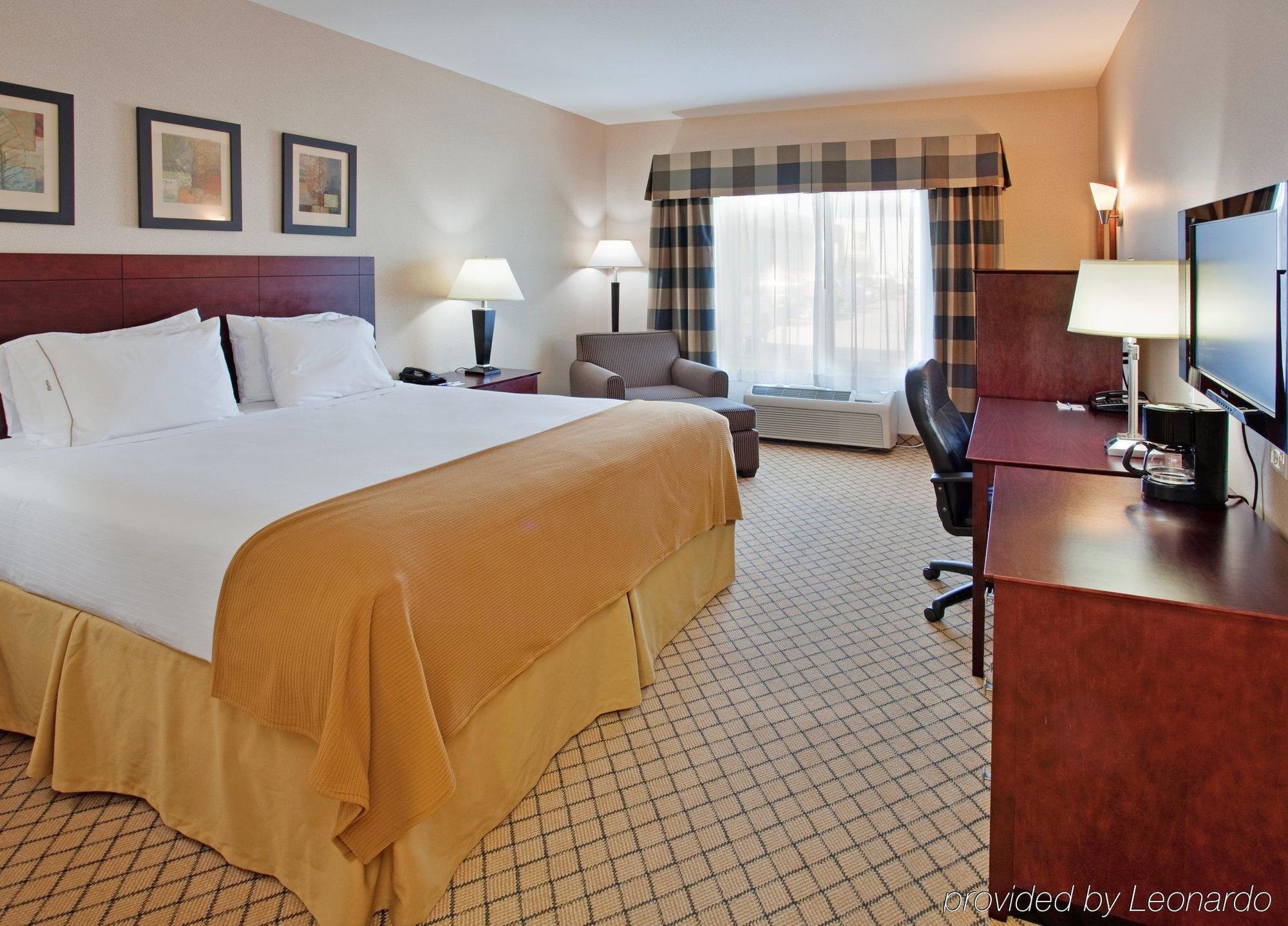 Holiday Inn Express Hotel & Suites Wichita Airport By Ihg Buitenkant foto