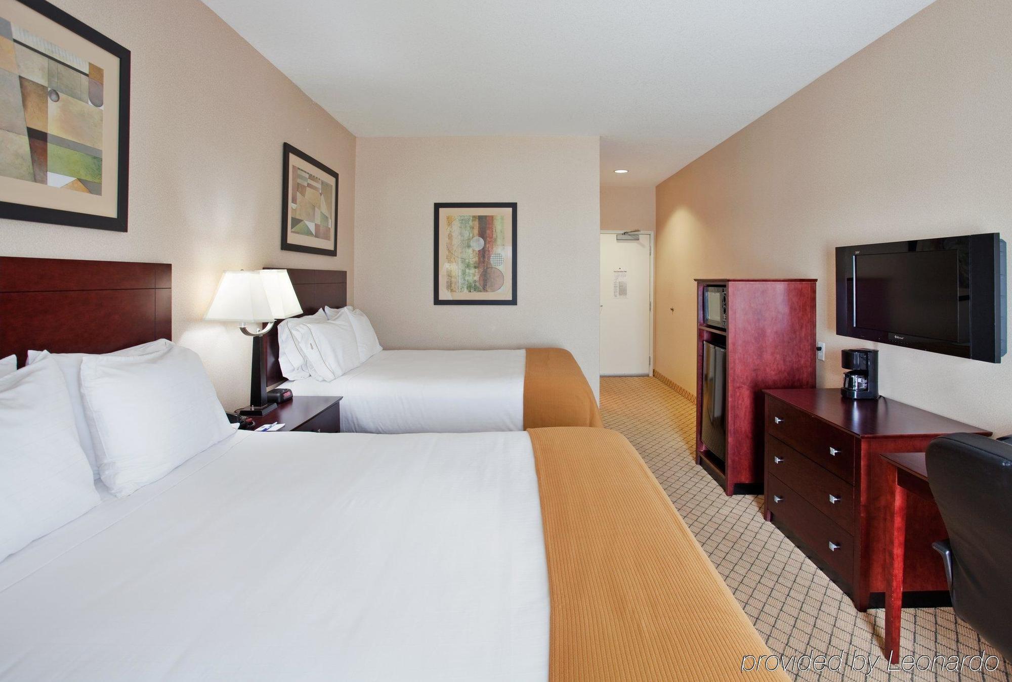 Holiday Inn Express Hotel & Suites Wichita Airport By Ihg Buitenkant foto
